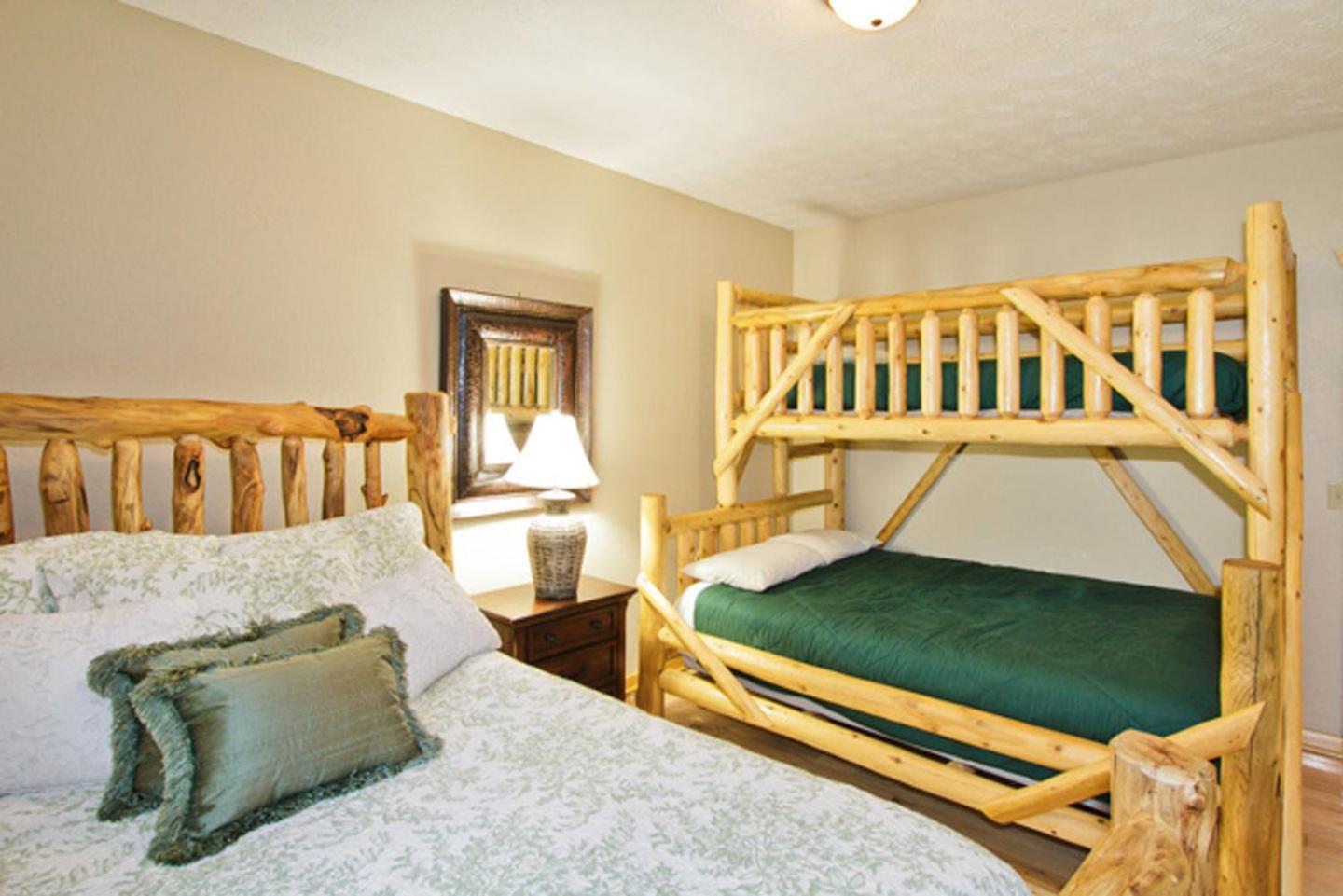 Big Bear Ridge Lodge - Breathtaking Mountain Views And Private Forest Scenes In Amazing Large Log Cabin Gatlinburg Extérieur photo