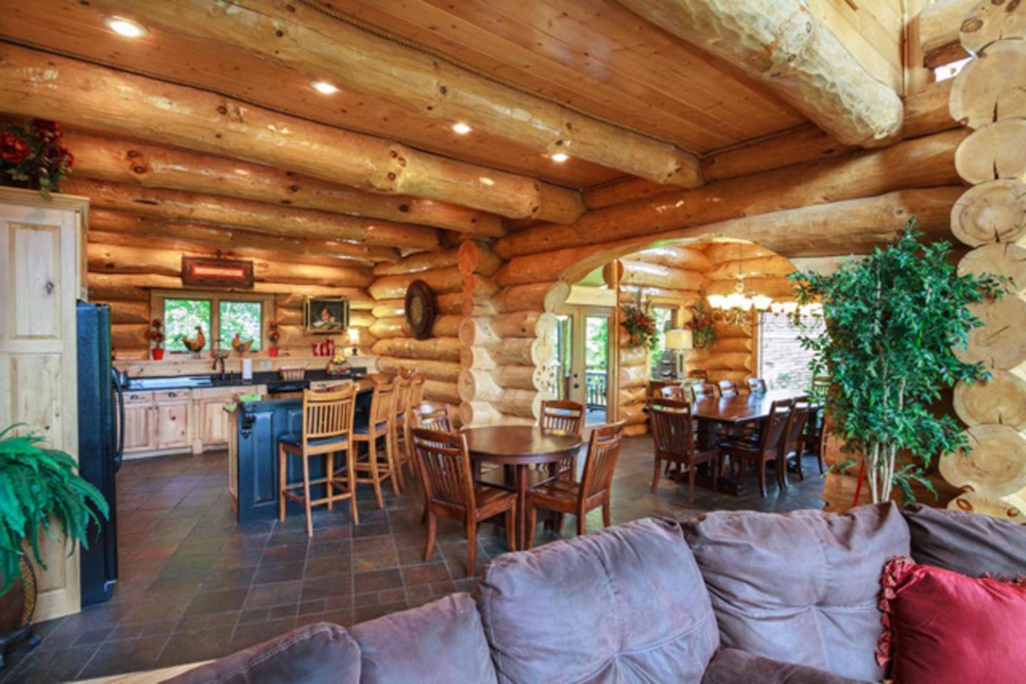 Big Bear Ridge Lodge - Breathtaking Mountain Views And Private Forest Scenes In Amazing Large Log Cabin Gatlinburg Extérieur photo